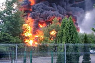 Gigantyczny pożar na Dolnym Śląsku. Płonie składowisko opon! W jęzorami ognia walczy 35 zastępów straży pożarnej