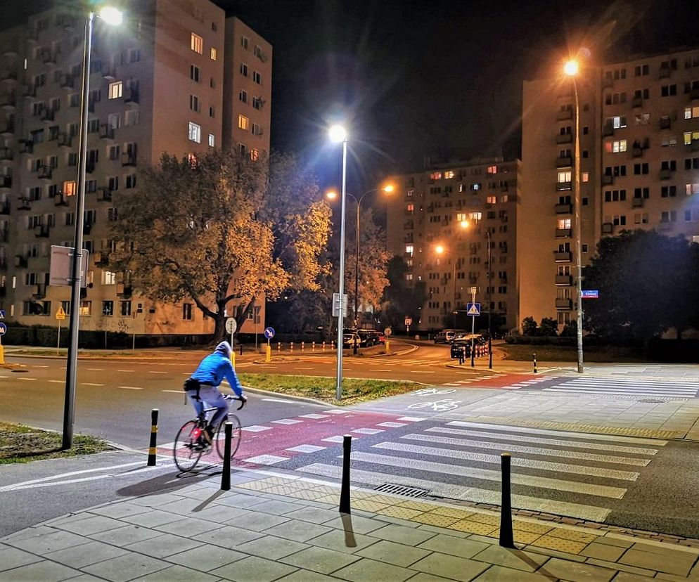 Ponad 600 warszawskich przejść dla pieszych z nowym doświetleniem. Gdzie powstaną?