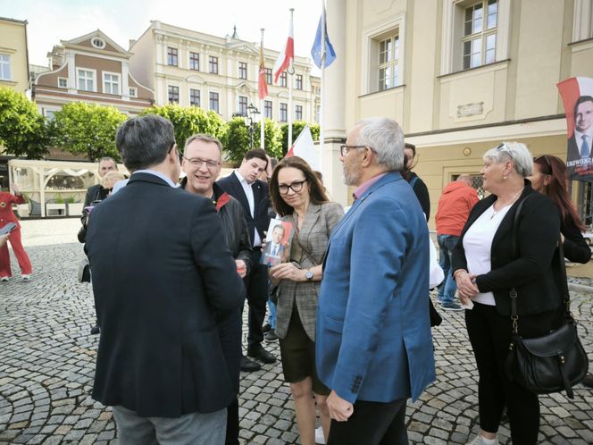 Wiec zwolenników Rafała Trzaskowskiego w Lesznie 
