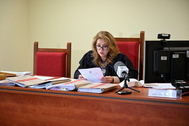 5-miesięczny chłopczyk ze śladami pobicia trafił do szpitala. Sąd ukarał oboje rodziców