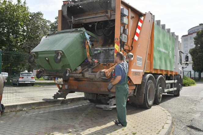MPO za  973 mln zł miałoby odbierać śmieci z 9 dzielnic do 2026 r.