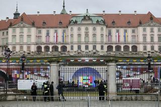 Przygotowania do wystąpienia Joe Bidena w Warszawie