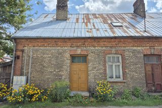 Ceglany zabytkowy dom przy ul. Mickiewicza w Białymstoku