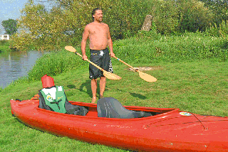 Agent Tomek spłynął rzeką