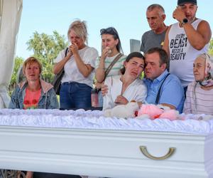 Rakiety Putina zabiły 4-latkę! Morze łez na pogrzebie dziecka