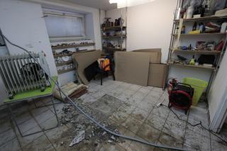 Warszawa. Kolejna awaria kanalizacji w kamienicach na Ochocie. W piwnicach znowu wybiły ścieki