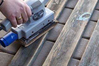 DIY: taca ze starych desek – instrukcja wykonania (1)