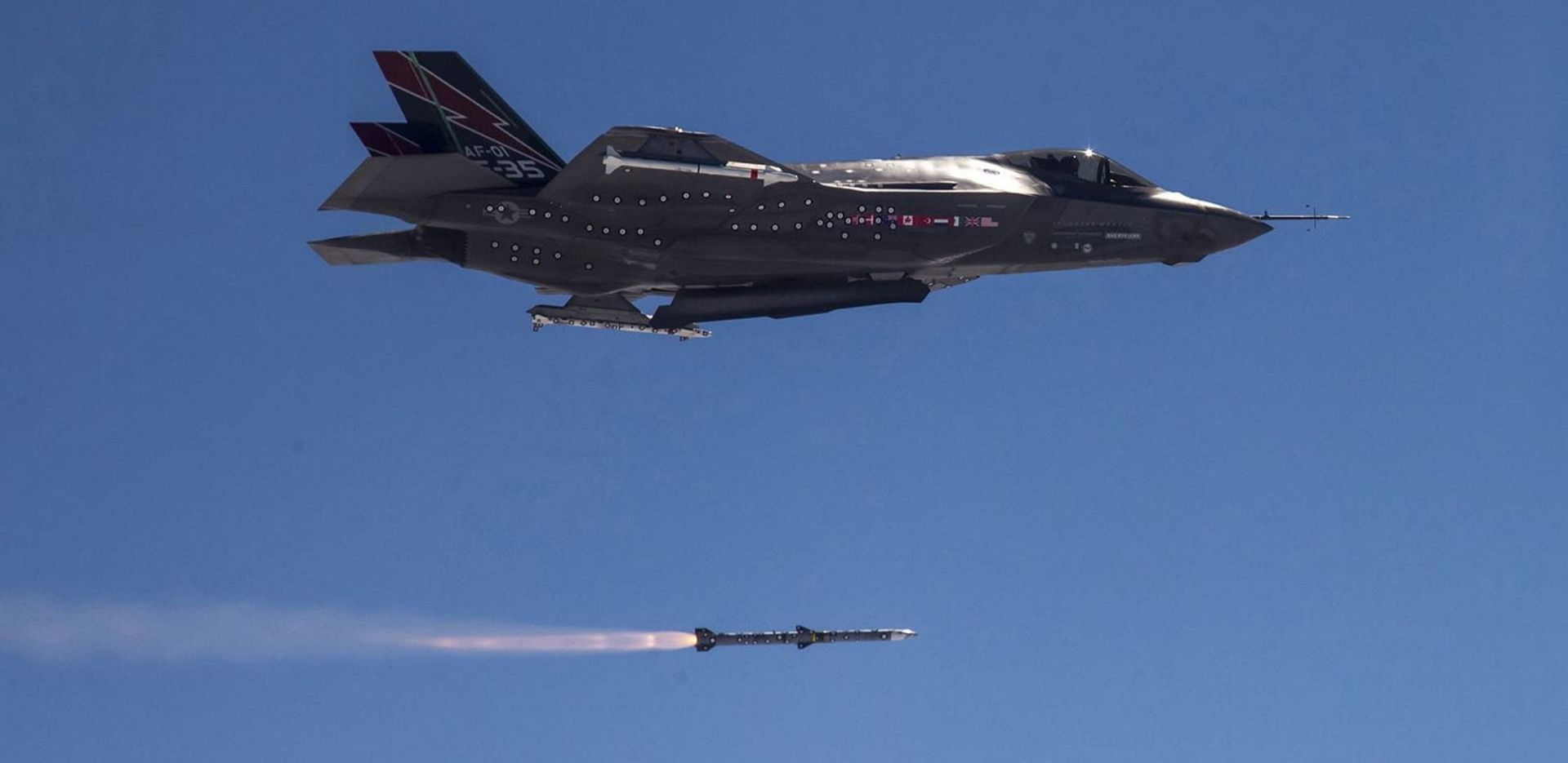 AIM 120 AMRAAM