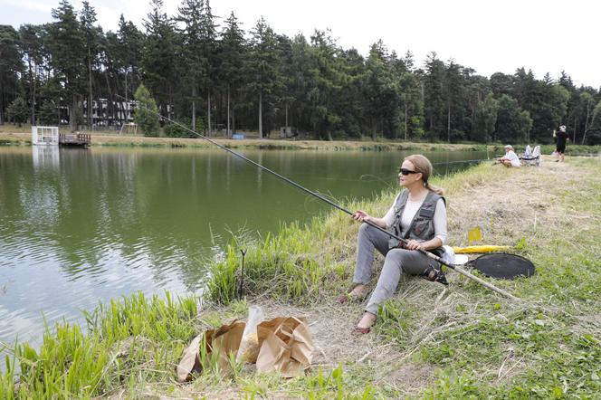 Grube Ryby - zawody wędkarskie artystów. Kto złowił największą rybę?