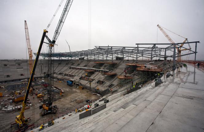 Stadion we Wroclawiu, montaz dachu (4).jpg