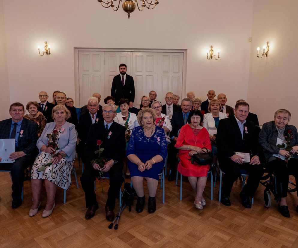 Od 50 lat są małżeństwem. Szczęśliwe pary z Chełma otrzymały Medale za Długoletnie Pożycie Małżeńskie