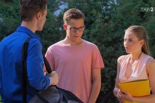 Barwy szczęścia odc. 1927. Julita (Katarzyna Sawczuk), Kajtek (Jakub Dmochowski), Józek (Patryk Pniewski)