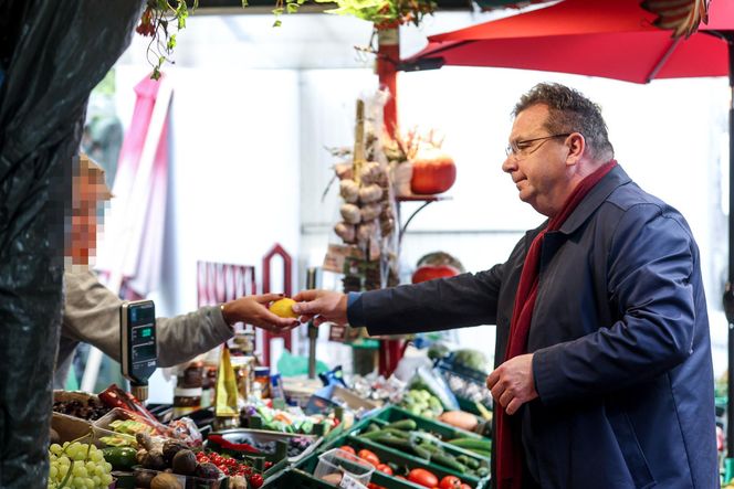 Michał Wójcik w bezcukrowej kawiarni