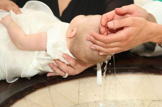 Zmiana chrzestnego - czy to możliwe? Ksiądz tłumaczy stanowisko Kościoła