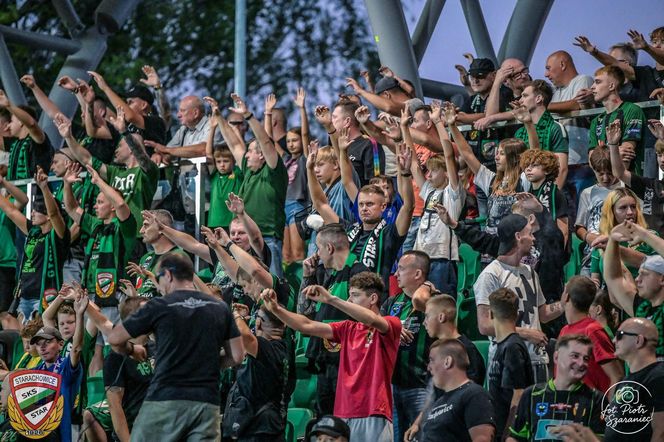 To było wielkie święto futbolu w Starachowicach. A oprawa kibiców SZTOS
