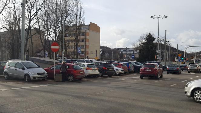 W Gdyni powiększy się strefa płatnego parkowania. Możliwe są wyższe opłaty za postój w Centrum