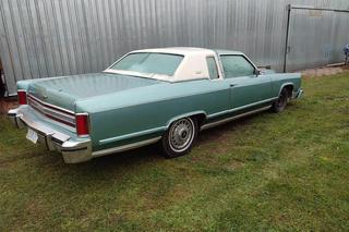 Lincoln Continental na aukcji komorniczej 