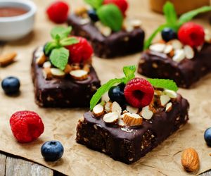 Brownie bez pieczenia: zdrowy i pyszny deser bez mąki i jajek