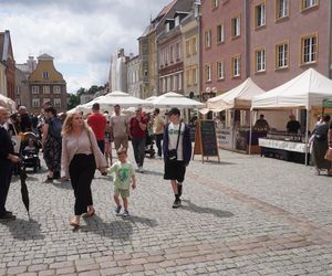 Dni Olsztyna 2025. Dziesiątki wystawców i setki olsztynian na Jarmarku Jakubowym