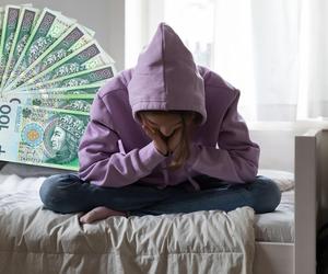 Młodzi Polacy zadłużeni na potęgę. Rekordzistka zalega prawie 800 tys. zł!