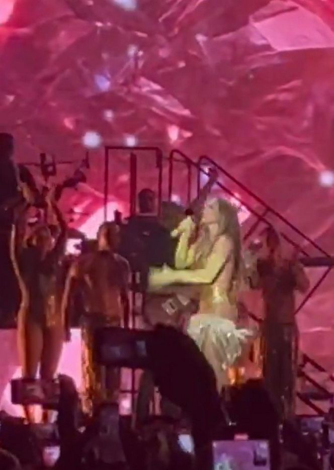 Jennifer Lopez nie nosi bielizny?! Tym razem na szczęście miała…