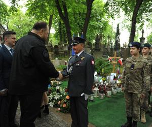 Ukraińcy w hołdzie Danielowi Sztyberowi - poległemu żołnierzowi ochotnikowi z Warszawy