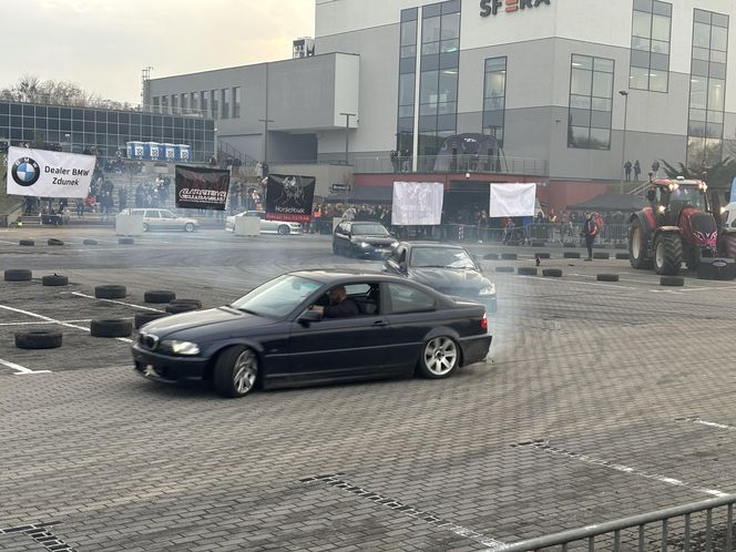 Finał WOŚP w Olsztynie. Występy artystyczne w Kortosferze i driftowanie na parkingu UWM [ZDJĘCIA]