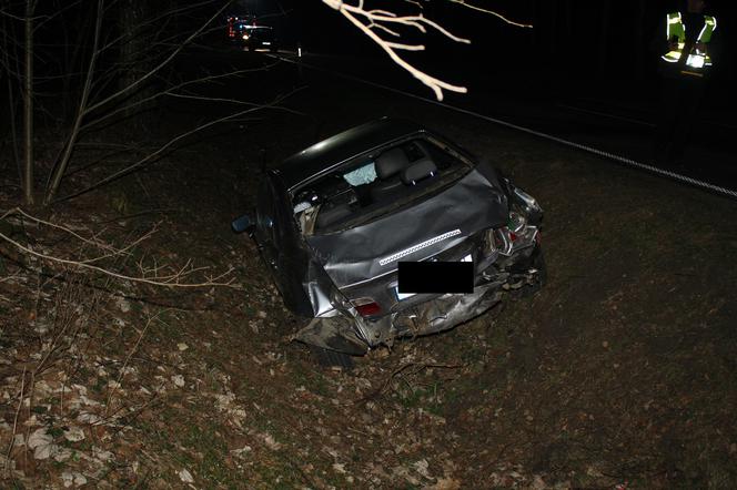 Koszmarny wypadek w Puszczy Miejskiej koło Rypina. Kierowca BMW zginął na miejscu