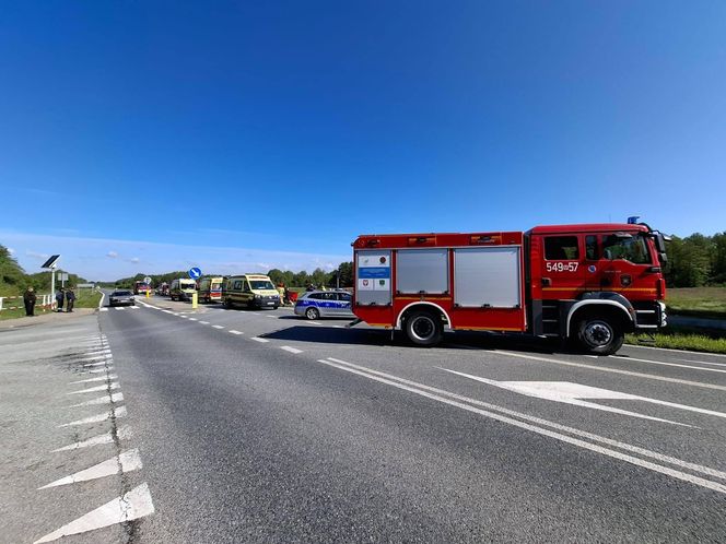 Tragedia na Mazowszu. 95-latek zginął w wypadku. Cztery osoby ranne, w tym dwie nastolatki