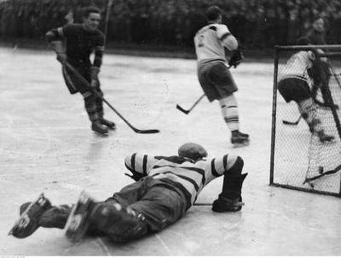 Mecz hokeja na lodzie Polska - Kanada (1932 r.)