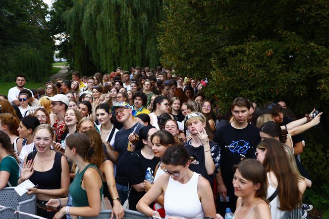 Gigantyczne kolejki przed stadionem. Tak fani czekali na koncert Dawida Podsiadło