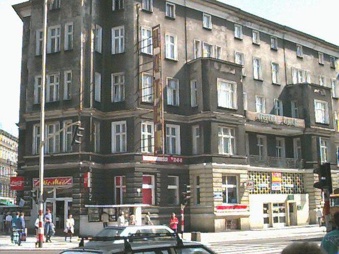 Hotel Gryf w latach 90. XX w.