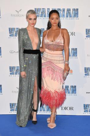 Rihanna i Cara Delevingne - premiera Valerian i Miasto Tysiąca Planet we Francji