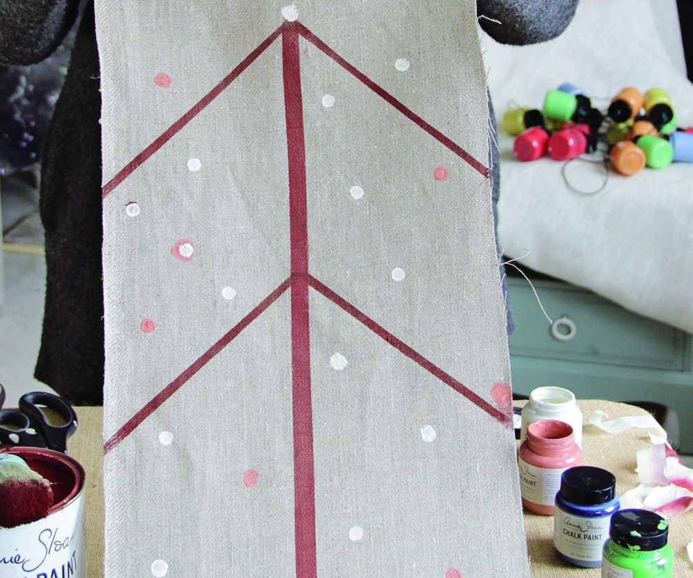Projekt DIY: malujemy choinkę na płótnie