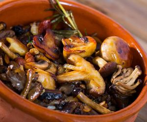 Tradycyjna kaszubska zupa grzybowa. Bogata w smaku, aromatyczna i rozgrzewająca