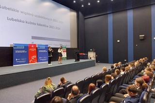 Uroczyste wręczenie stypendiów Marszałka Województwa Lubelskiego w CKF Stylowy w Zamościu