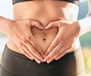 Ten ślad wokół pępka to ważny objaw. Zdradza, że coś dzieje się z trzustką