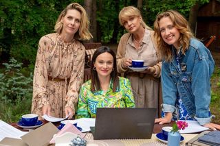 Barwy szczęścia odc. 3081. Małgorzata (Adrianna Biedrzyńska), Asia (Anna Gzyra), Malwina (Joanna Gleń), Natalia (Maria Dejmek)