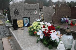 W szale zabił żonę i się powiesił. Tak wyglądają groby Urszuli i Łukasza z Sochaczewa