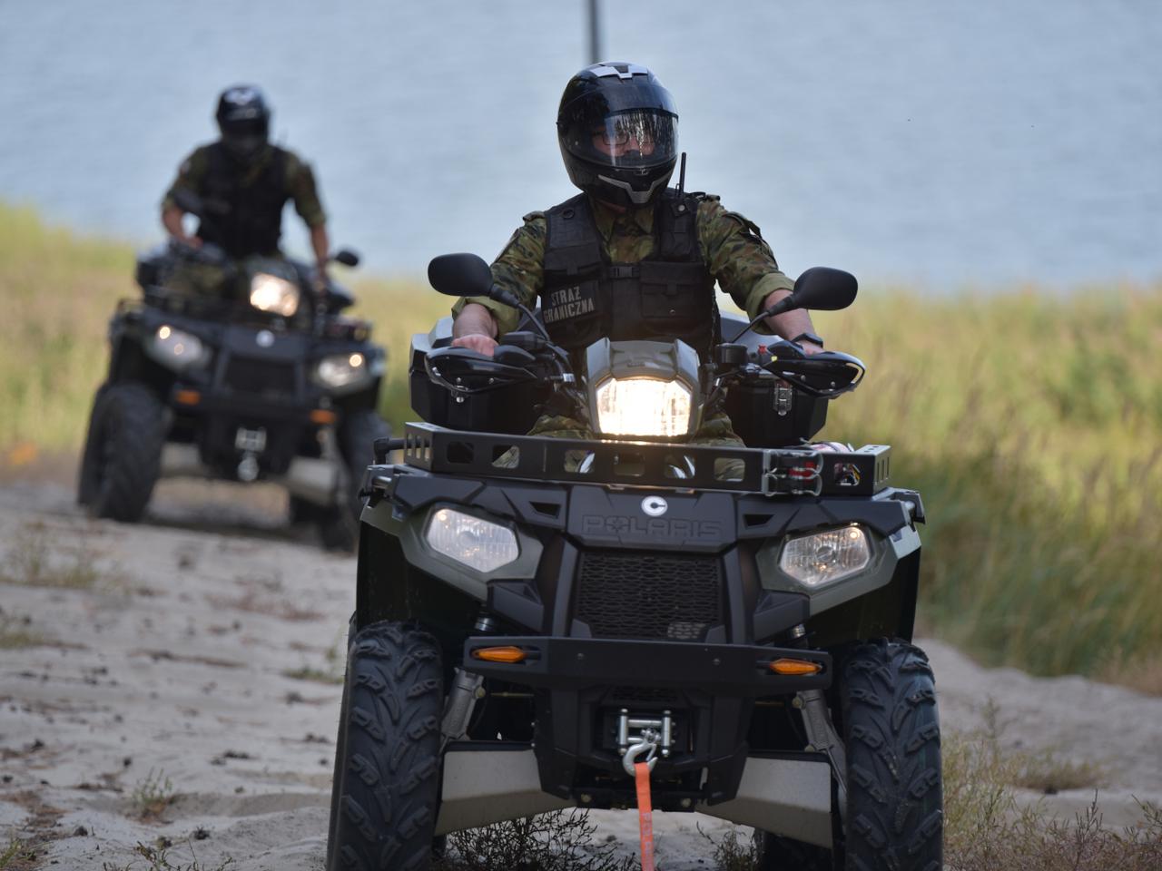 Dryfował na materacu w Krynicy Morskiej i nie mógł wrócić na ląd