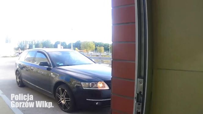 Dwulatka nie mogła oddychać. Policjanci ruszyli na pomoc