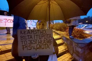 Jarosław Kaczyński odwiedził w sobotę Przemyśl. Przywitali go zwolennicy i … przeciwnicy