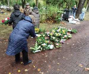 Seniorzy nie zapomnieli o opuszczonych grobach