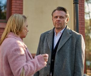 Na Wspólnej odc. 4038. Karolina Wysocka (Paulina Holtz), Konrad Wysocki (Marek Bukowski)