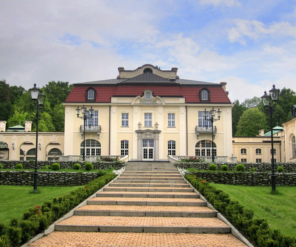 To najpiękniejsze pałace w Małopolsce. Znajdują się w wyjątkowych miejscach!