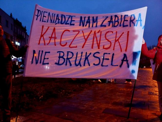 Jarosław Kaczyński odwiedził w sobotę Przemyśl. Przywitali go zwolennicy i … przeciwnicy