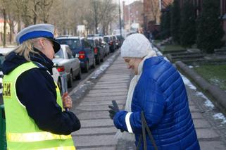 Policja zachęca do noszenia odblasków