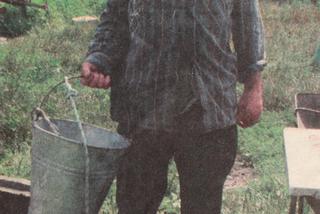 Czeka na pana, który nie żyje