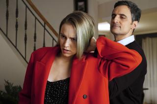 Barwy szczęścia, odcinek 2815: Kama (Natalia Jędruś), Stawicki (Piotr Borowski)