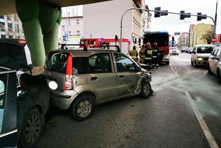 Trzy samochody zderzyły się na ulicy Jagiellońskiej